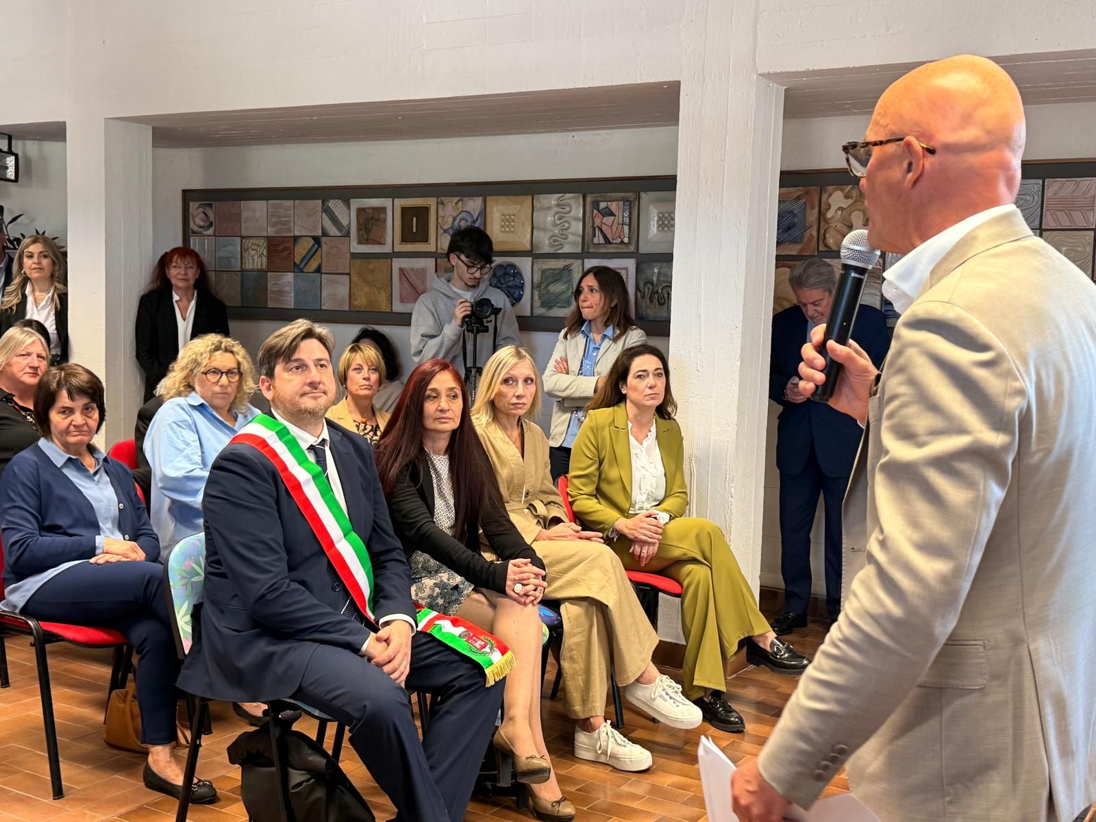 Salvarono un alunno con il defibrillatore: l&rsquo;Ufficio Scolastico Regionale premia la squadra dell&rsquo;Istituto di San Casciano