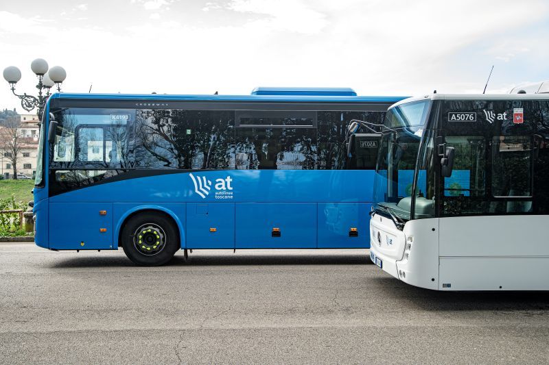 Bus nuovo danneggiato a Poggibonsi: sabato sera di follia sulla linea 131, servizio bloccato per oltre un'ora
