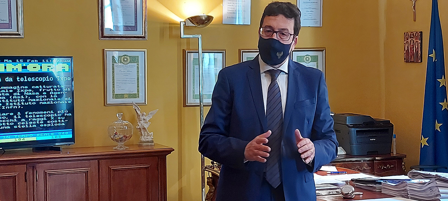 Minaccia con un bastone il titolare di una ditta di Poggibonsi che lo aveva lasciato senza stipendio