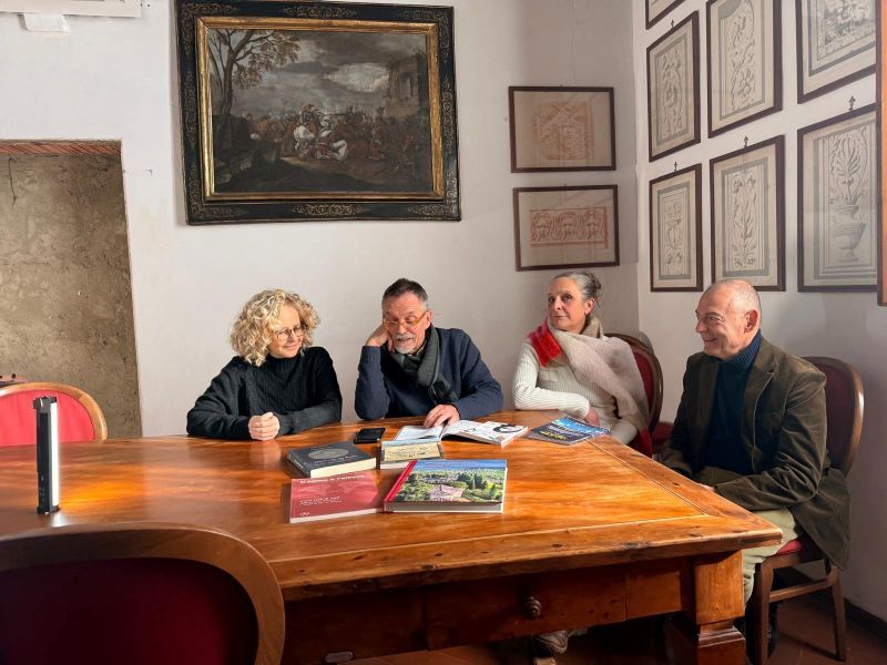 &ldquo;Pronto Raffaello, c&rsquo;&egrave; una fiaba per lei&rdquo;: a Greve in Chianti il Natale arriva al telefono contro la solitudine