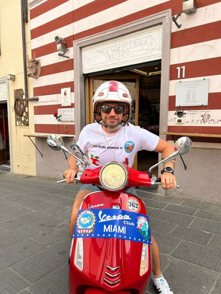 100 km in Vespa tra Chianti Classico e Vernaccia. Presenti anche da Miami