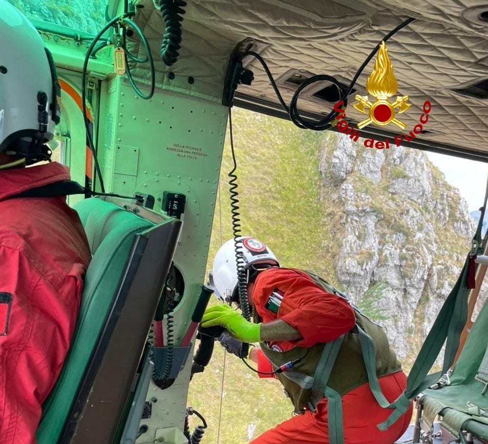 Persone disperse nei boschi e in montagna: due famiglie salvate