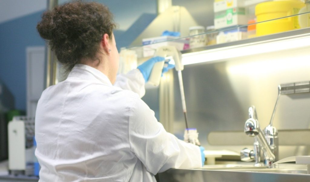 Covid, i numeri tornano a salire: l’Italia torna sopra la soglia epidemia