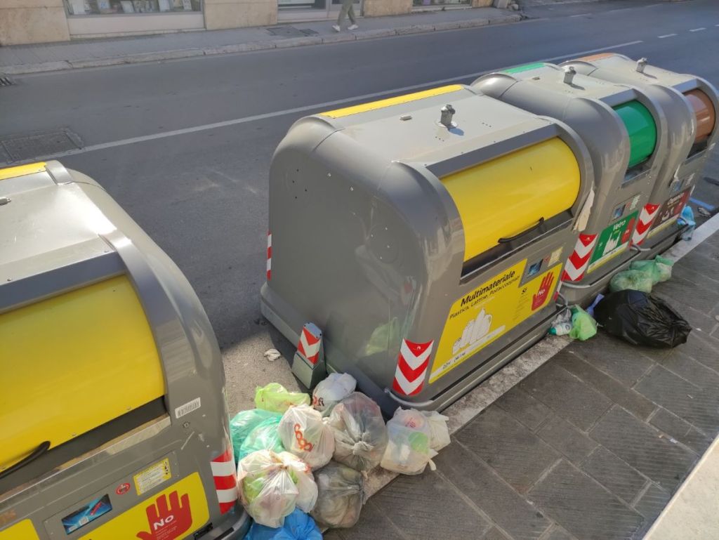 Raccolta differenziata ma non smart in Valdelsa