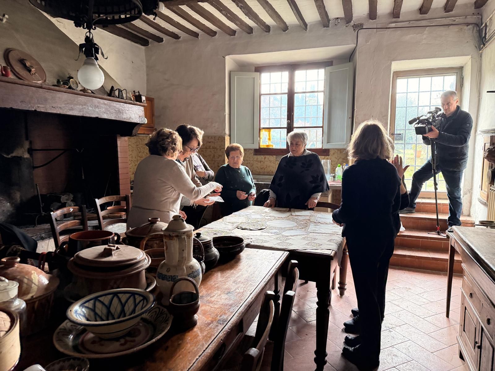 Il Punto Tavarnelle: un documentario racconta l&rsquo;esperienza delle ricamatrici contemporanee