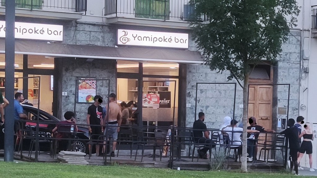 Lite al tramonto in piazza Mazzini