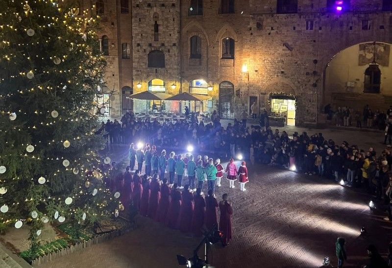 San Gimignano lancia “La città dei bambini e delle bambine”: tre giorni di giochi, teatro e creatività tra torri e piazze