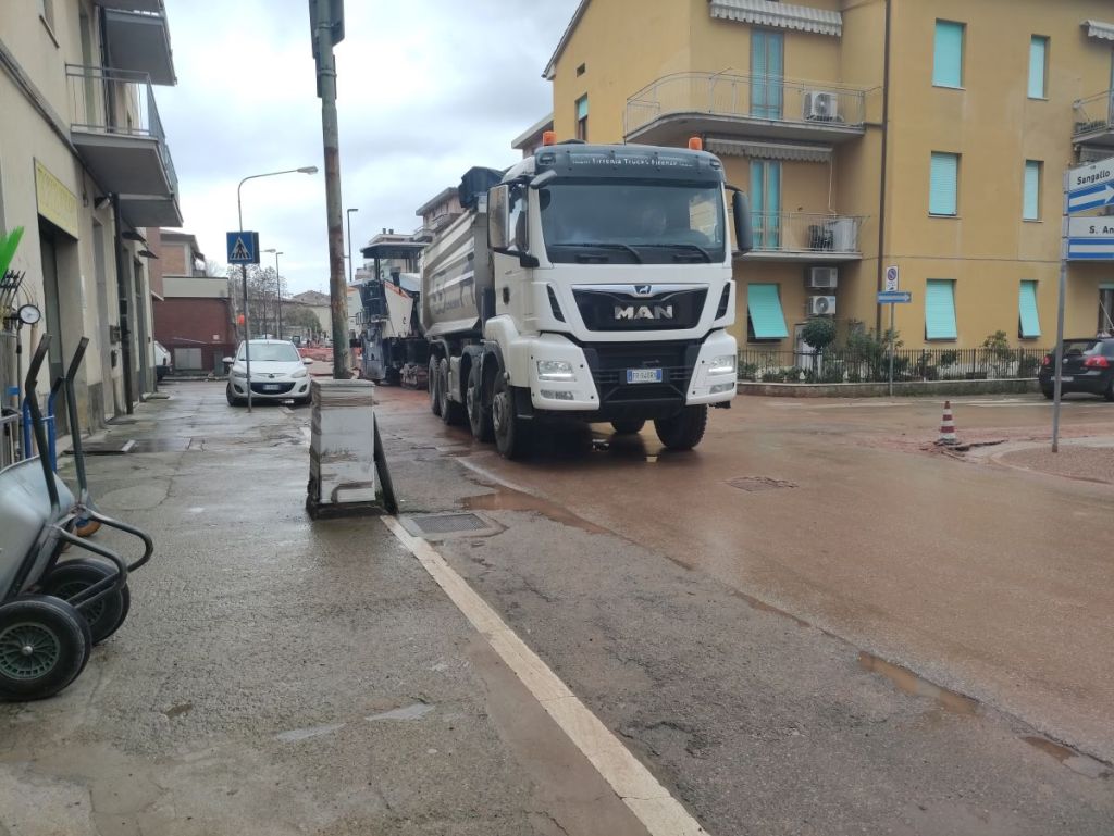Via Sangallo chiusa, rabbia dei commercianti