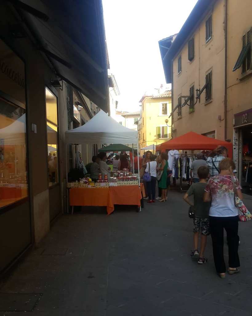 Castelfiorentino, quattro giorni di mega-Saldi, ecco lo “Sbaracco”