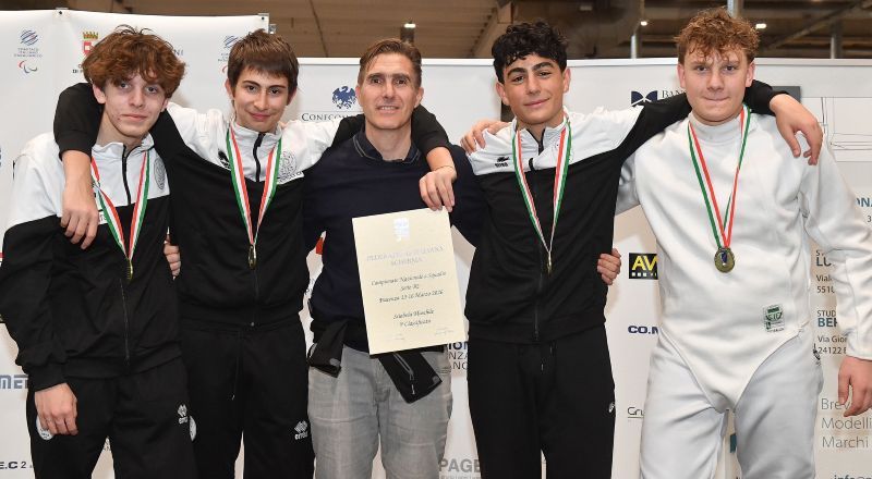 Campionati italiani a squadre, brilla il Cus Siena Estra: due bronzi per le squadre di fioretto e sciabola maschile che raggiungono la promozione in B1