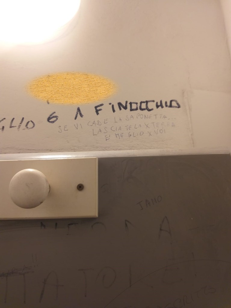 Autolinee Toscane, scritte omofobe e aggressioni verbali contro i sindacalisti