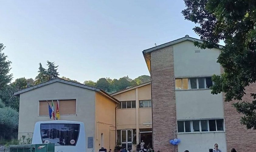San Gimignano si mobilita contro gli accorpamenti scolastici: sabato 22 novembre presidio davanti alla scuola primaria