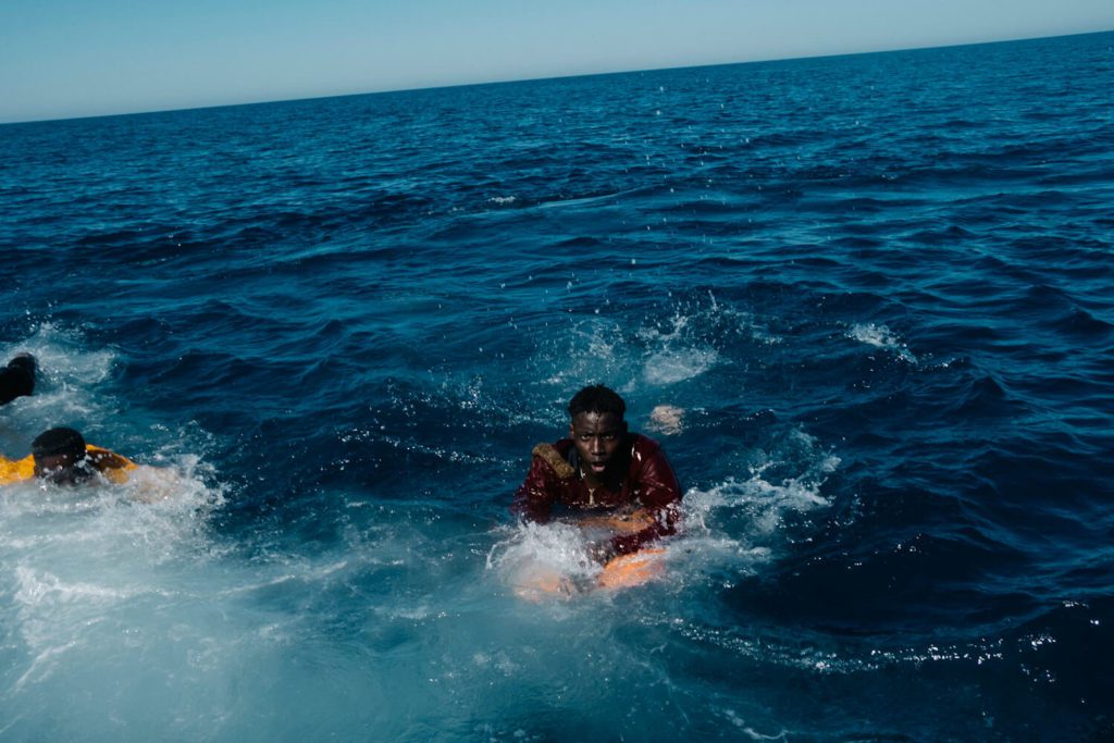 Migranti, SeaWatch: “Ieri nuova tragedia nel Mediterraneo”