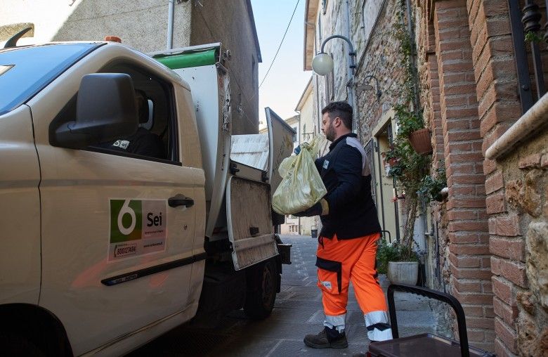 Montalcino, raccolta porta a porta: prorogate le date per il ritiro dei kit