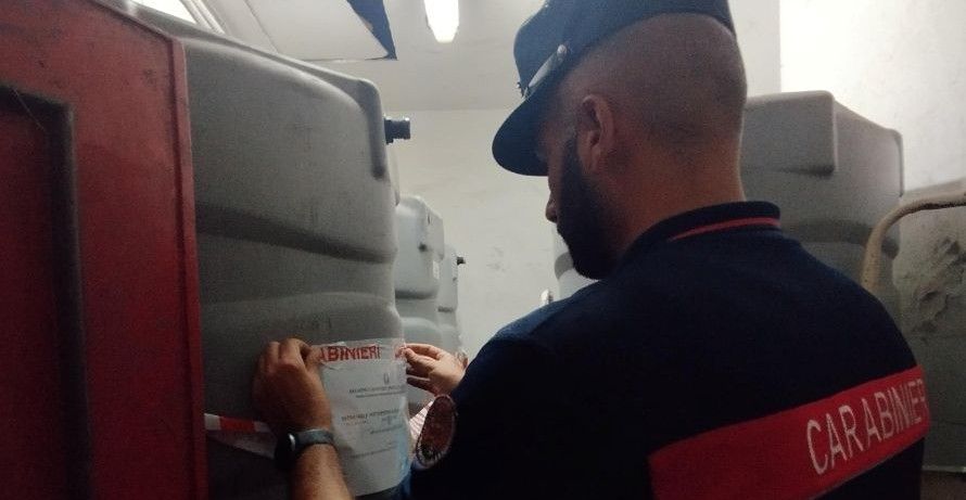 Firenze, sequestrato autolavaggio per scarico illecito di acque reflue: denunciati tre soci