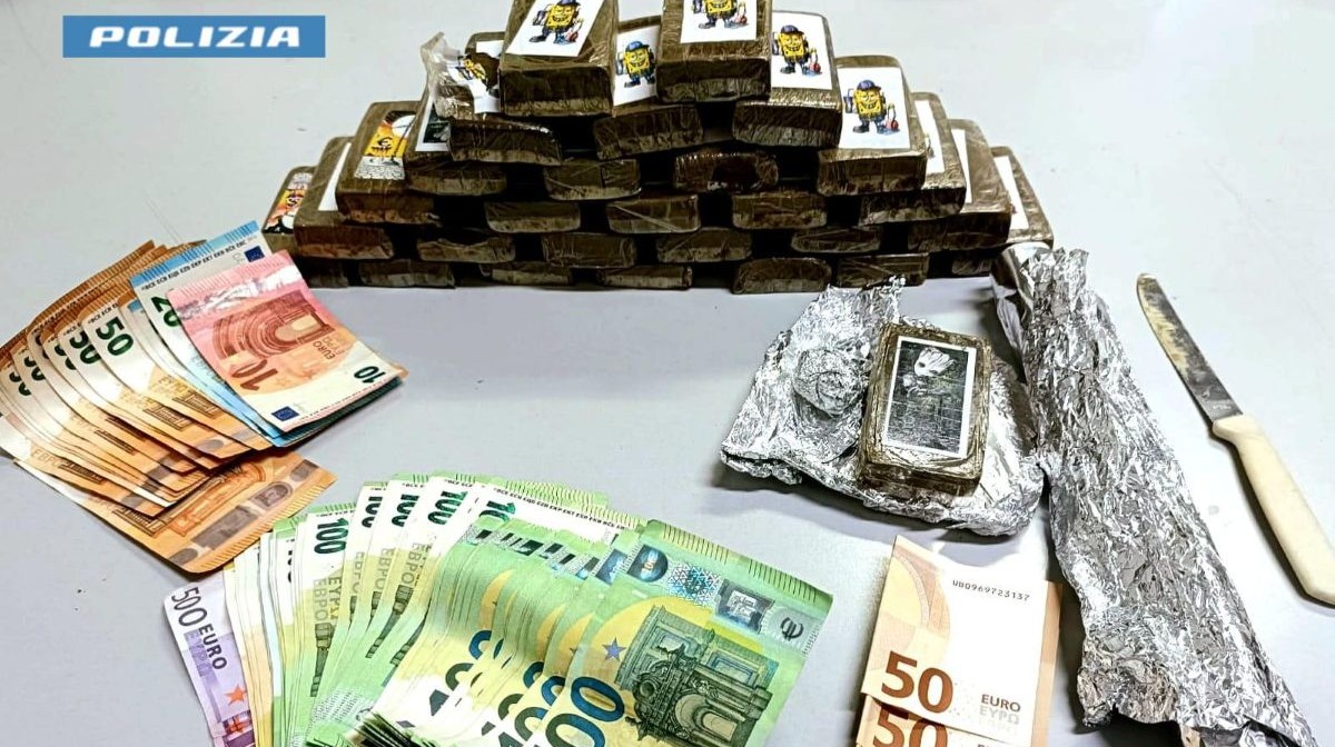 Sequestrati 3 kg di hashish e 10mila euro: 45enne arrestato per spaccio alle Cure