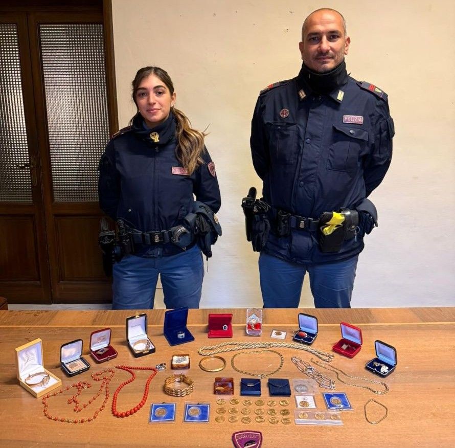 Siena, sventata truffa del finto carabiniere: denunciata 15enne