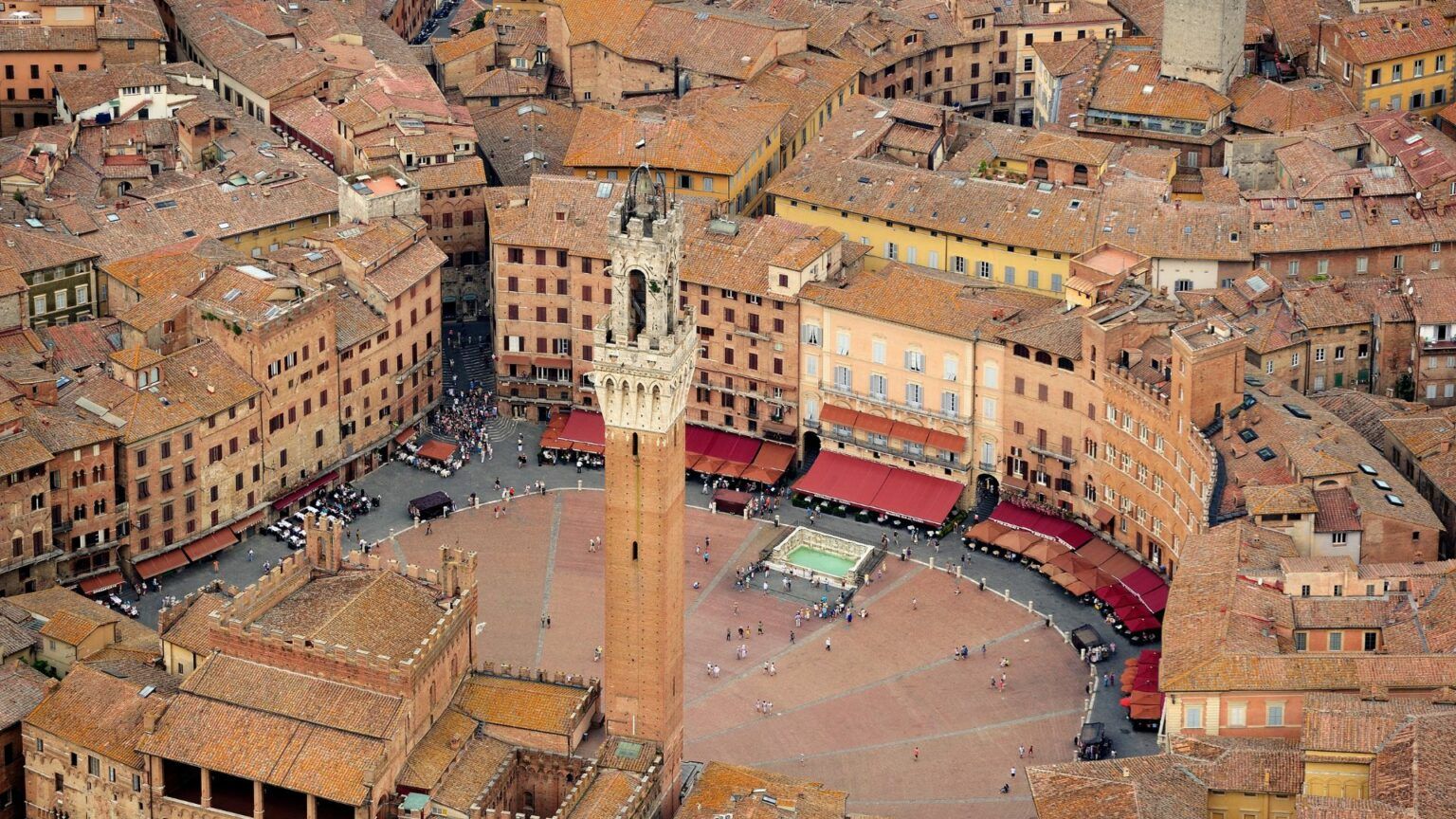 Intervento Polizia Locale in piazza del Campo, il plauso del Sindaco  “Presidio costante ed essenziale per la sicurezza dei cittadini”