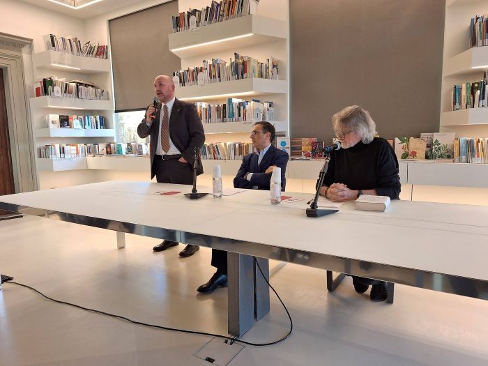 Barberino Tavarnelle, duecento persone in biblioteca per ascoltare e dialogare con i teologi Vito Mancuso e Don Alfredo Jacopozzi