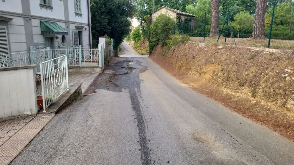 Perdite d'acqua da settimane in tutta Poggibonsi