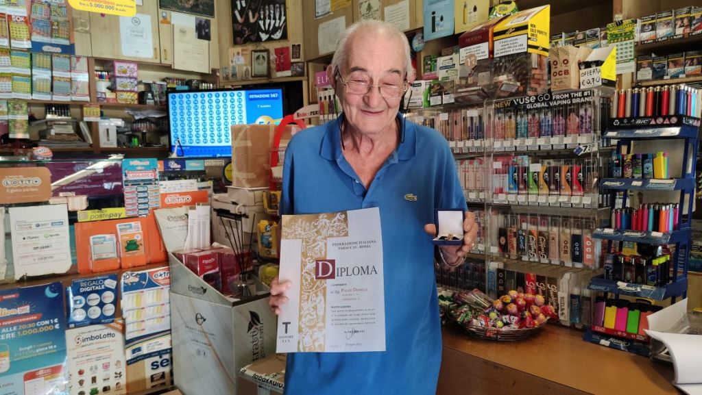 50 anni di attività, premiato Fulvio Dainelli
