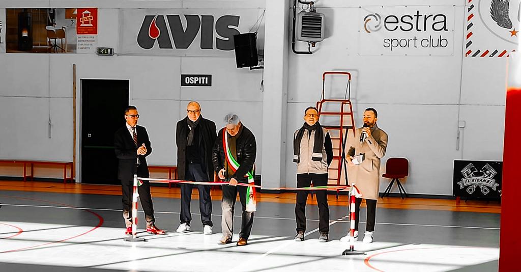 Arbia, il palasport  ha il nuovo parquet, taglio del nastro per la struttura polifunzionale