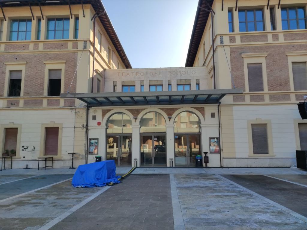 Teatro del Popolo chiuso senza una spiegazione