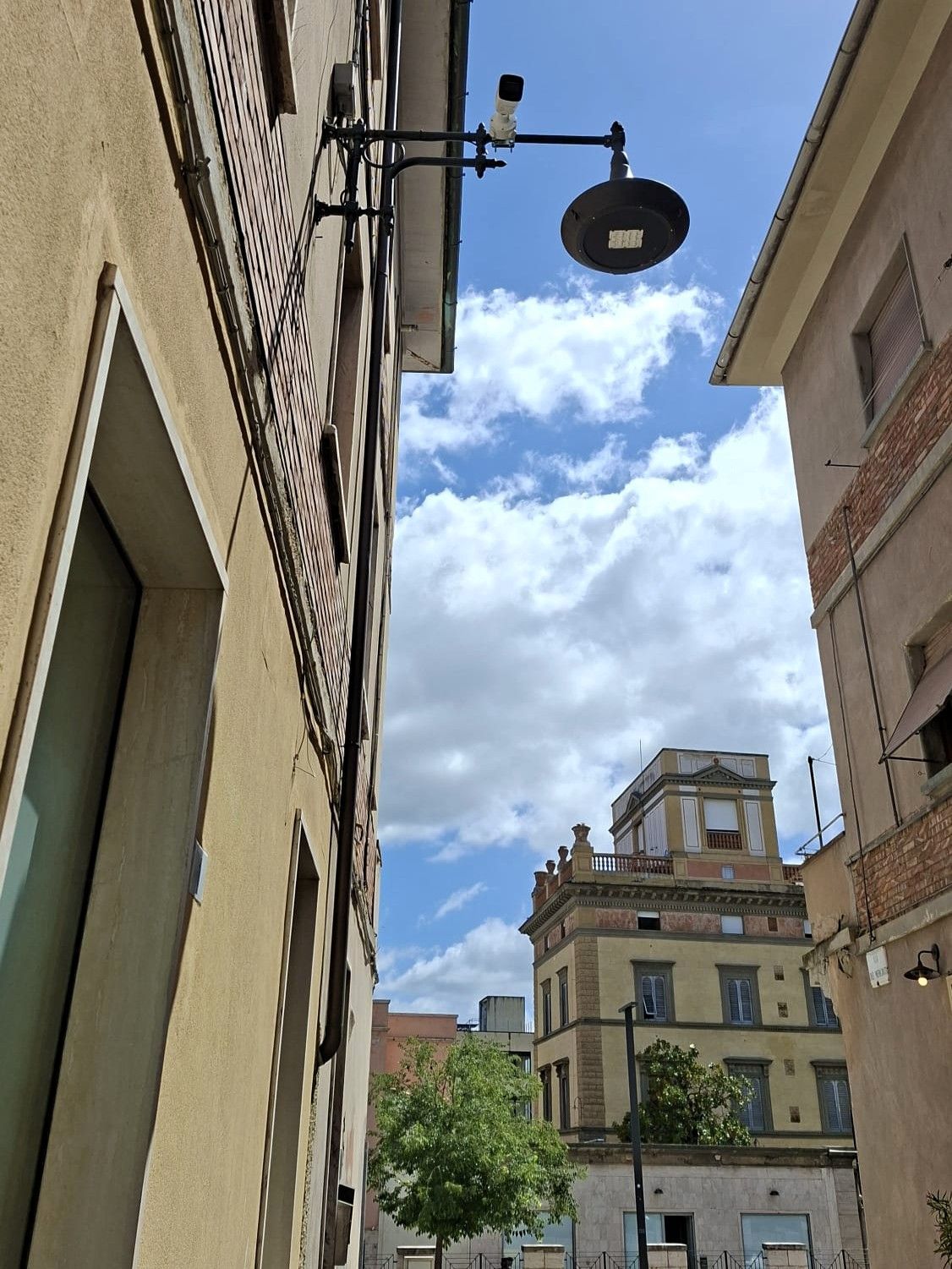 Sicurezza e decoro a Poggibonsi: attive 15 nuove telecamere nel centro storico 