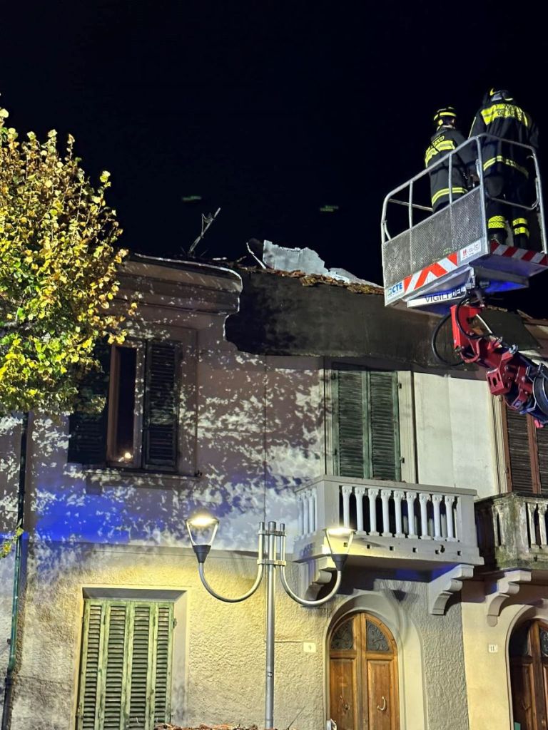 Famiglie evacuate a Torre del Lago, 30 persone senza casa. Danni da maltempo in Versilia. A Pietrasanta chiuso viale Apua