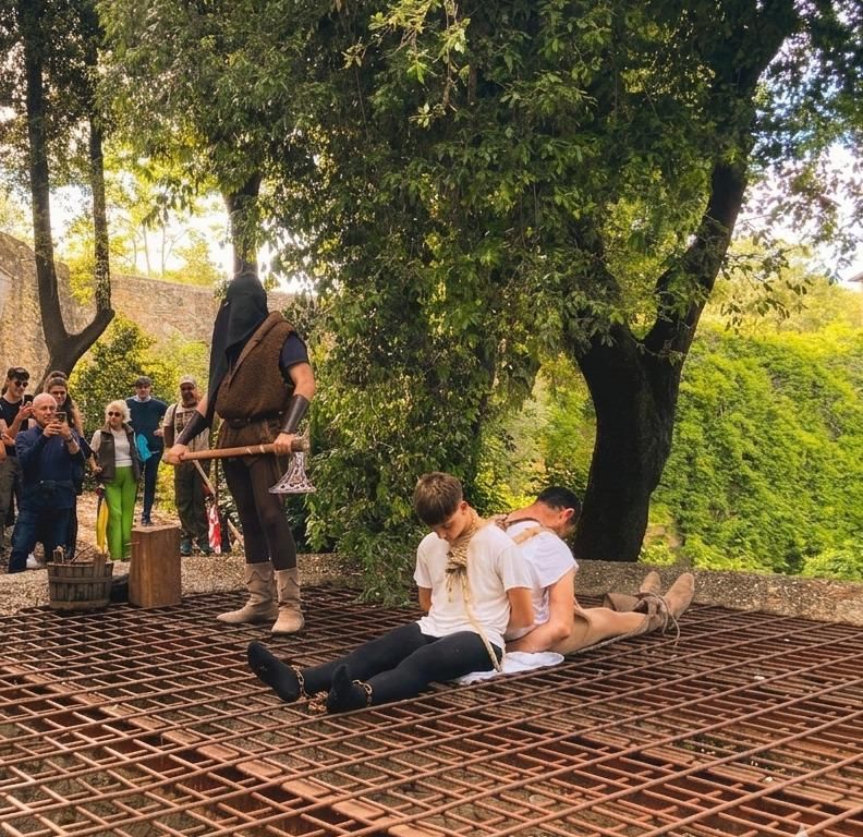 San Quirico d&rsquo;Orcia: con "Il Bianco e l&rsquo;Azzurro" torna il suggestivo trekking urbano medievale teatrale