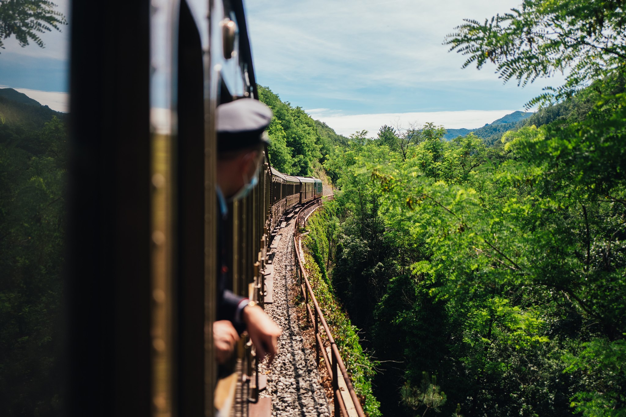 Treno di Dante, dal 15 aprile in viaggio sul mitico Centoporte nei luoghi cari al Poeta