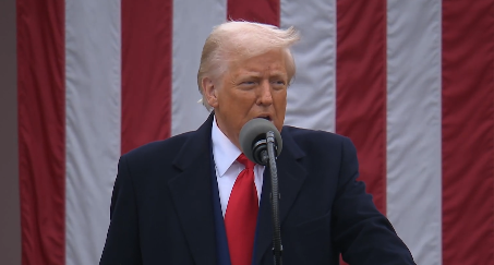L’annuncio di Trump: “Basta furti, dazi per tutti i Paesi del mondo”