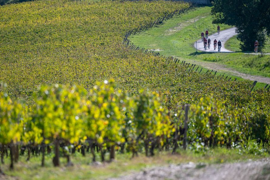 L&rsquo;Eroica inizia molto prima del via: il viaggio verso Gaiole passa da Montalcino