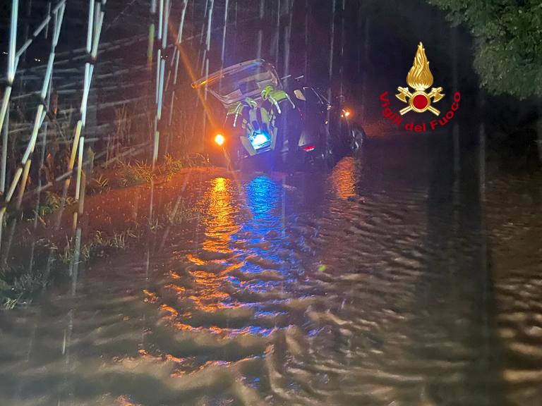 Persone bloccate dal fango e strade allagate: disagi a Siena, Poggibonsi, Colle e sulla superstrada