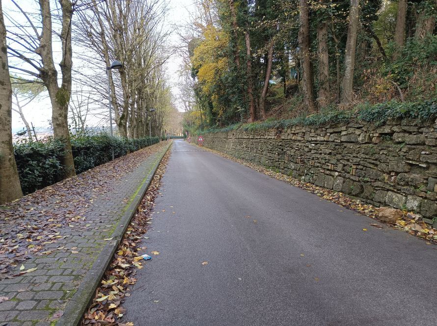 Messa in sicurezza in via San Francesco a Poggibonsi, intervento sul muro che cede