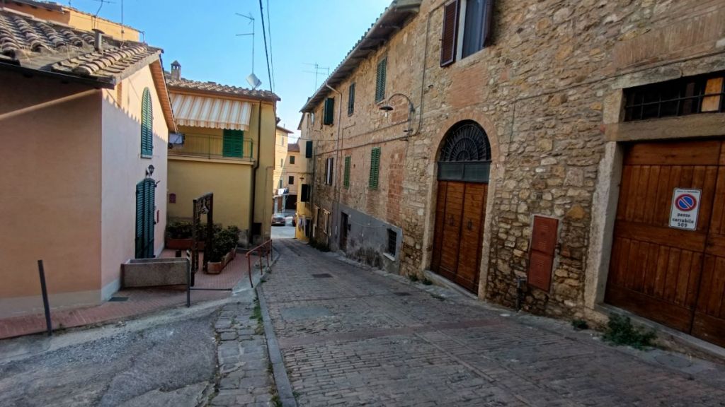 Progetto per sistemare la salita a mattoni