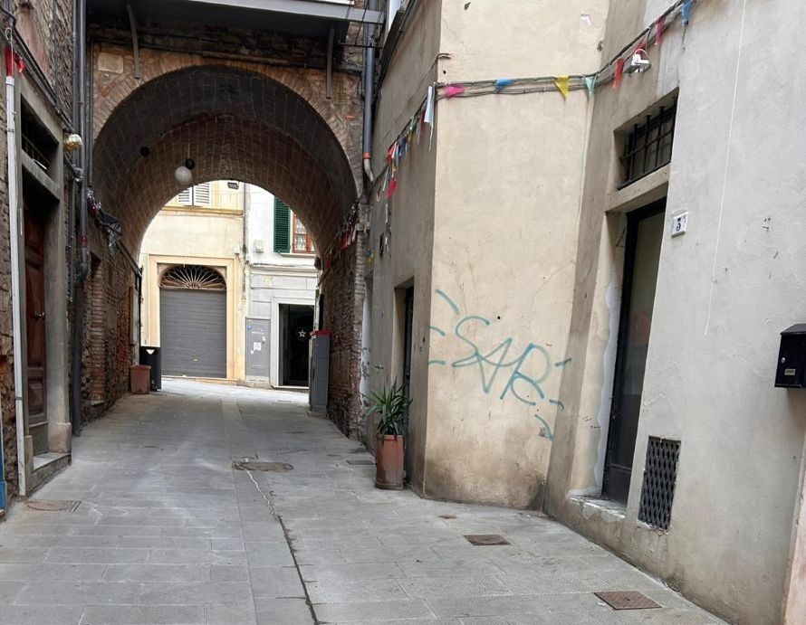 Vicolo Buonaccorsi a Poggibonsi tra memoria e abbandono (FOTO)