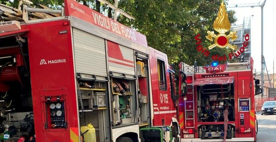 A Mercatale Val di Pesa a fuoco un ciclomotore e un'Ape in via Grevigiana