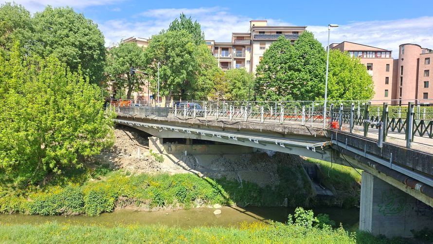 Poggibonsi, viale Marconi, lavori al ponte: i piloni scendono a 24 metri di profondit&agrave;. Ecco il punto sul cantiere
