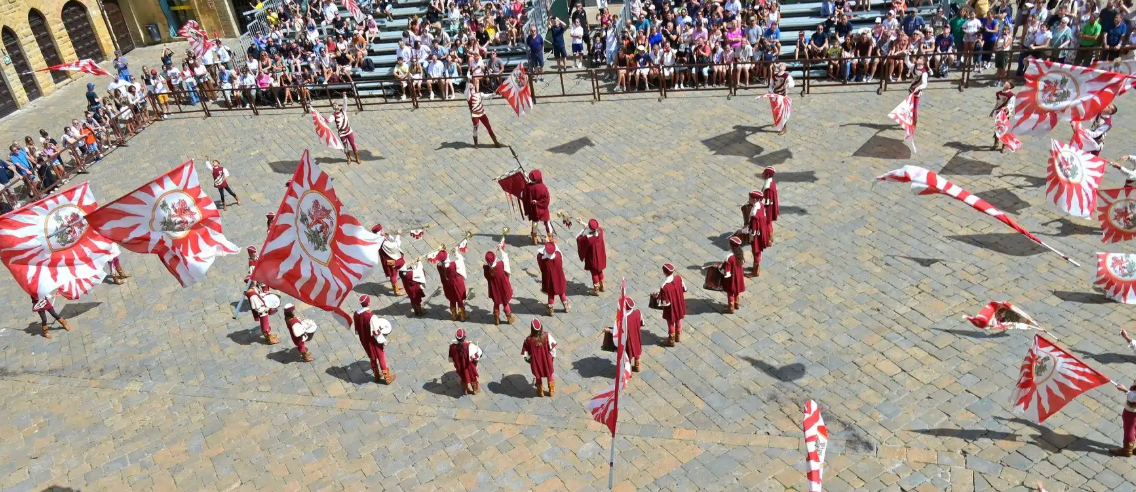Dame, cavalieri e giocolieri: con Volterra Ad 1398 la città etrusca torna nel Medioevo