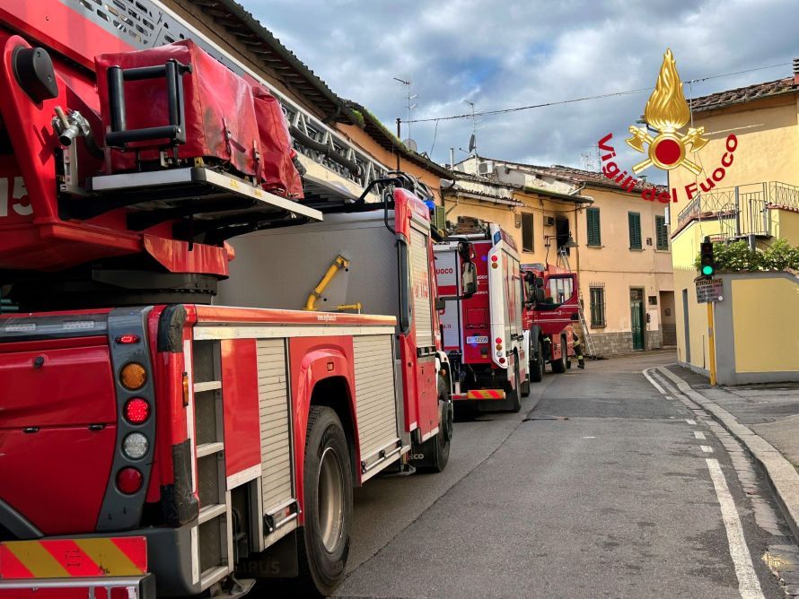 Tragedia a Campi: 86enne muore nell'incendio della casa. Le possibili cause del rogo