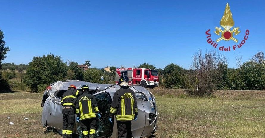 Incidente sulla SS73 a Spoiano: auto fuori strada, due feriti, interviene Pegaso