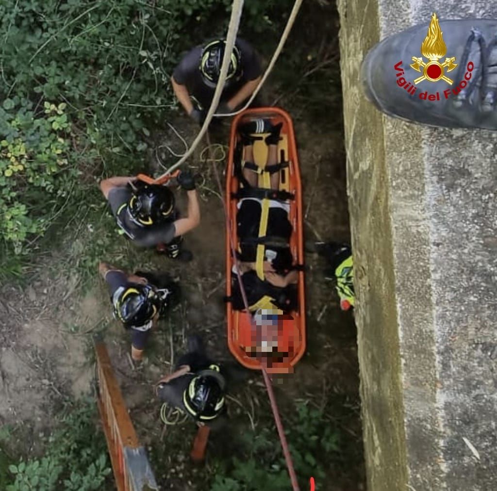 Incidente sulla Siena Grosseto: 6 feriti. Van giù da un cavalcavia