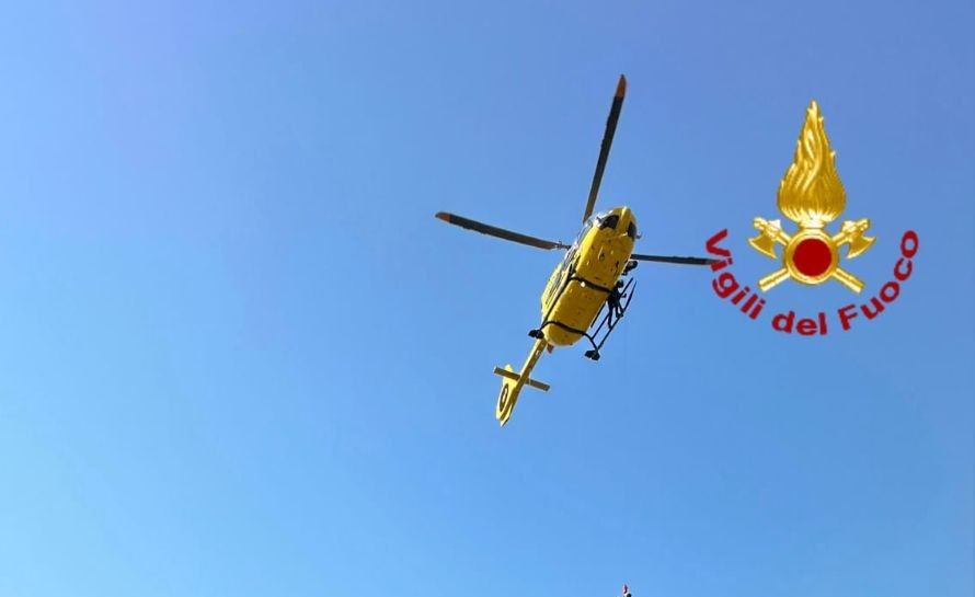 Fucecchio, frontale sul ponte sull&rsquo;Arno: quattro persone estratte dalle auto, interviene anche Pegaso