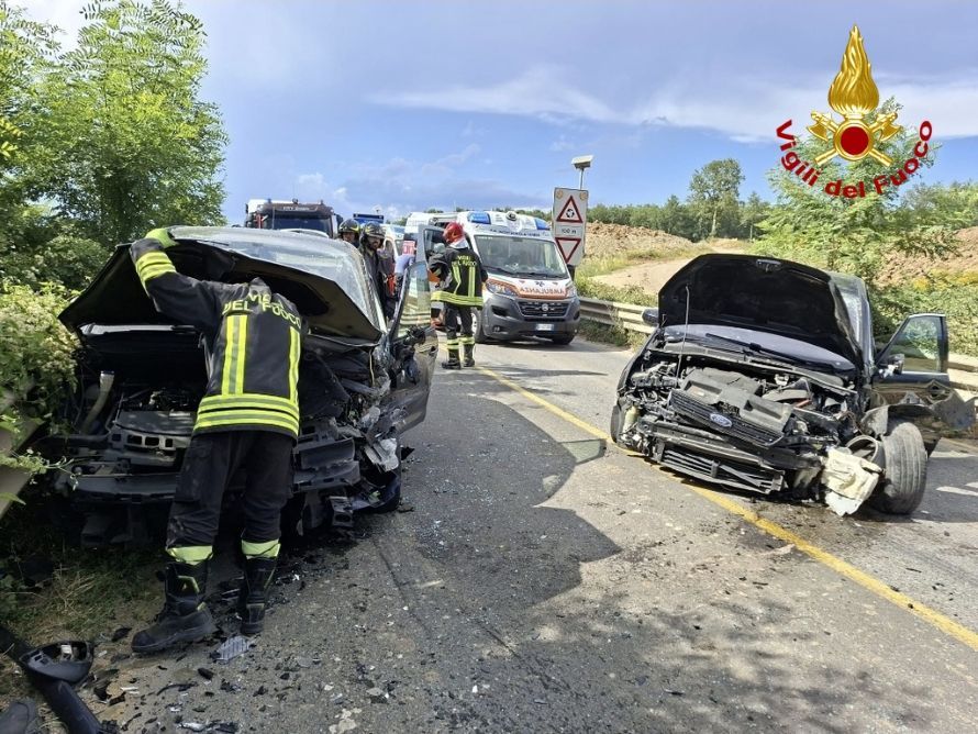 Incidente sulla Siena-Grosseto, traffico bloccato: sei feriti nello scontro tra due auto