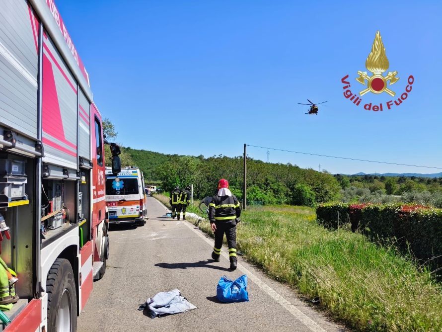 Tragedia sulla Sette Ponti Levante: auto si ribalta pi&ugrave; volte, un morto e un ferito grave