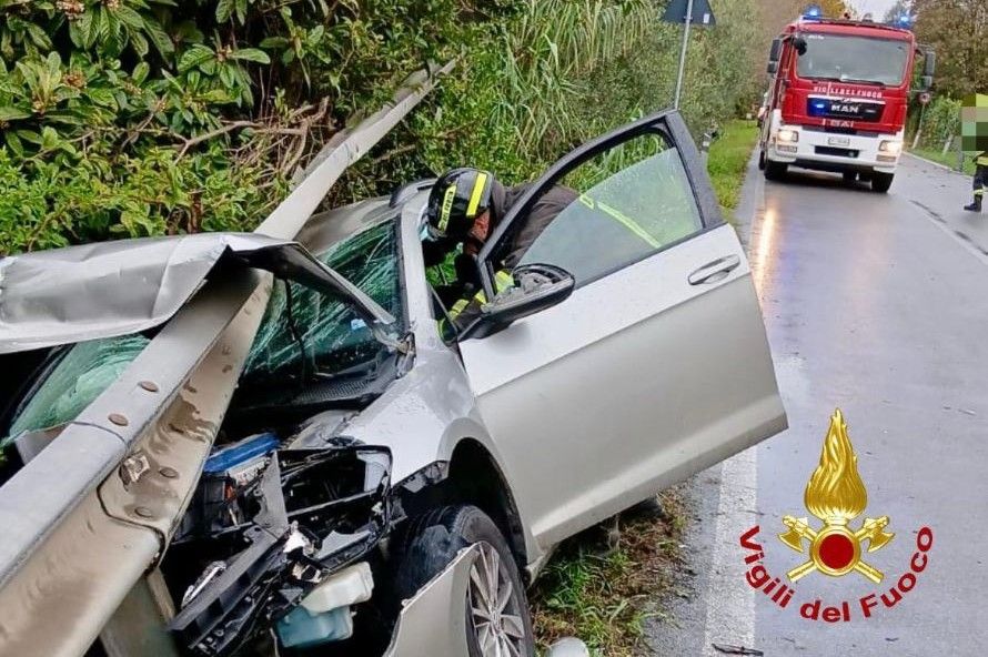 Incidente sulla ss67 bis (Arnaccio): quattro auto coinvolte, un ferito grave