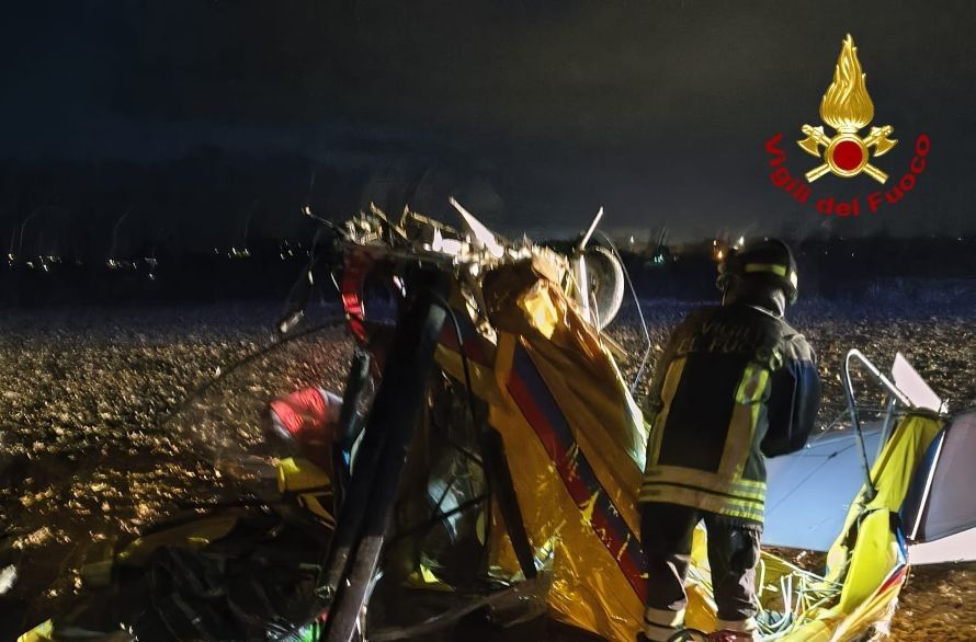Incidente aereo ultraleggero a Sinalunga: velivolo a terra