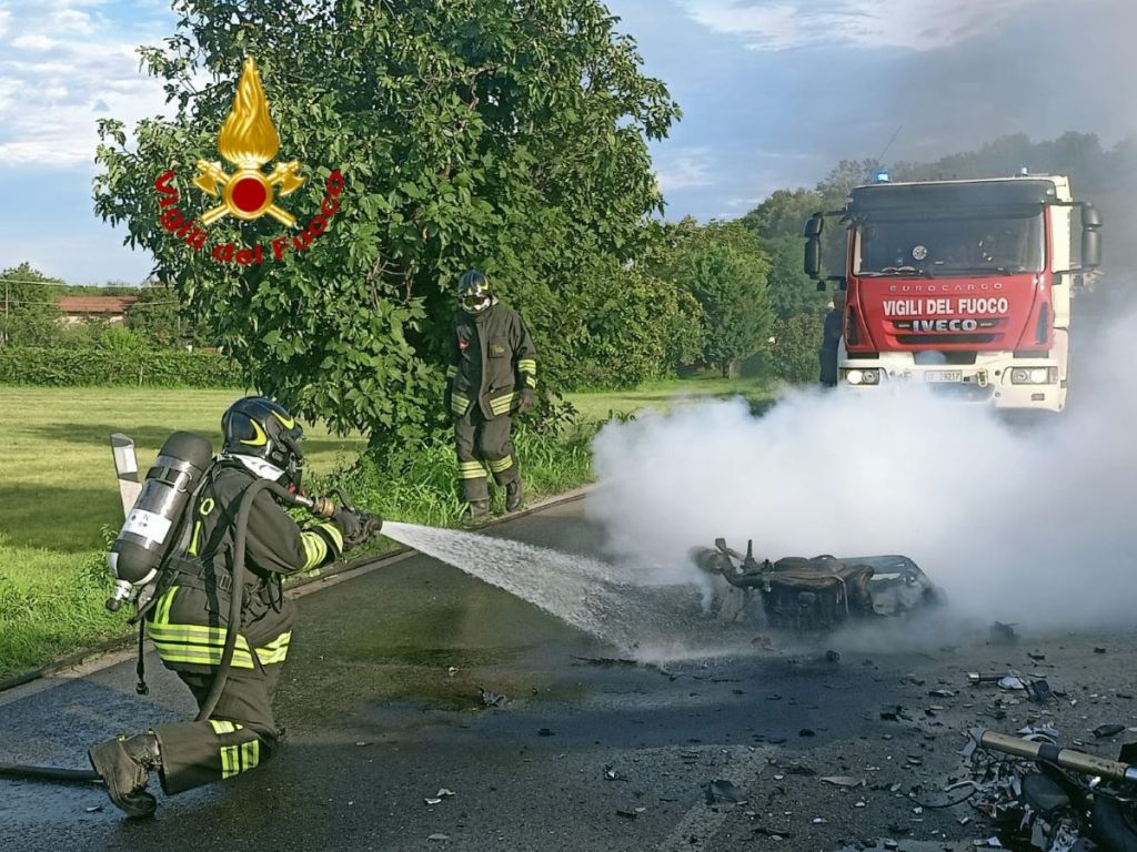 Terribile rogo tra 2 moto e un'auto, muore 52enne a Figline +++ Aggiornamento +++