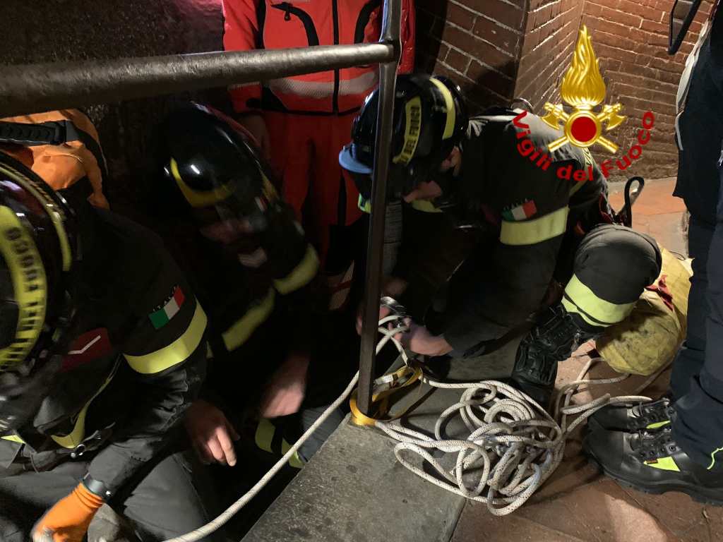 Si sente male sulla cupola del Duomo di Firenze